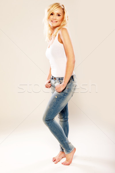 Stock foto: Schöne · Frau · Jeans · posiert · barfuß · schönen · sexy