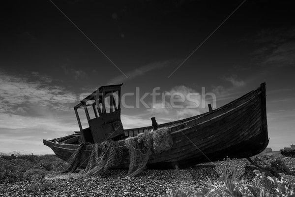 Elhagyatott halászhajók tengerpart égbolt ház fa Stock fotó © stryjek