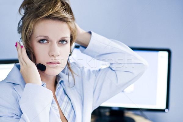 呼叫中心 操作者 計算機 問題 業務 婦女 商業照片 © stryjek