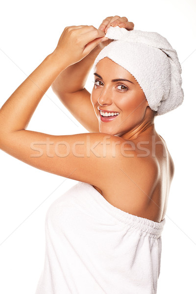 Femeie frumoasa in sus umed păr prosop Imagine de stoc © stryjek