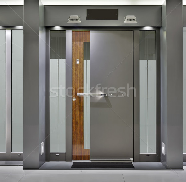 Puerta principal metálico empresarial arquitectura seguridad objeto Foto stock © Suljo
