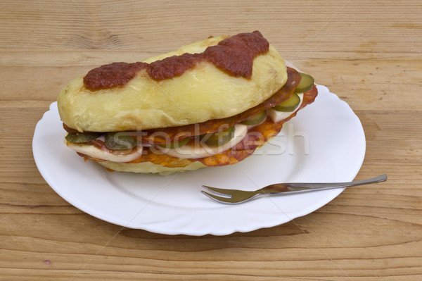 Gefüllt gebacken Kartoffel Teil Holztisch Essen Stock foto © Suljo