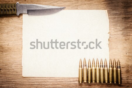 Boş kağıt bıçak eski ahşap masa doku Stok fotoğraf © superelaks