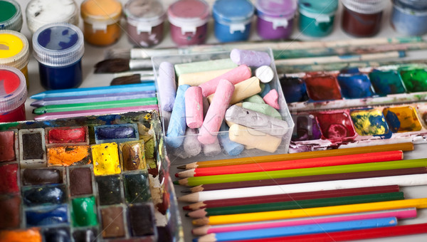 Rajz művészet zsírkréták vízfesték színes ceruzák Stock fotó © Supertrooper