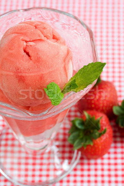 Szörbet fagylalt menta eprek nyár eper Stock fotó © susabell