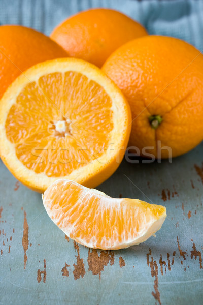 Narancsok gyümölcs narancs törölköző vág Stock fotó © susabell