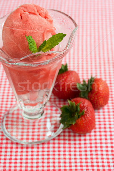 Aardbei sorbet schep vruchten zomer cool Stockfoto © susabell
