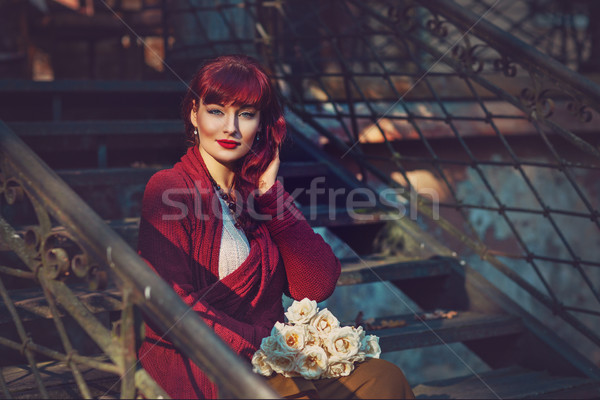 Meisje vergadering oude huis trap mooie jonge vrouw Stockfoto © svetography