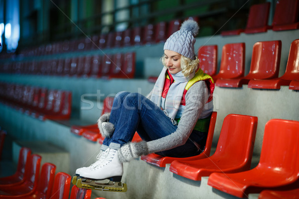 Piękna dziewczyna zimą ubrania łyżwy piękna blond Zdjęcia stock © svetography