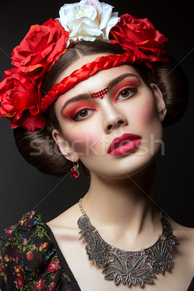 Hermosa niña labios rojos flores hermosa brillante Foto stock © svetography