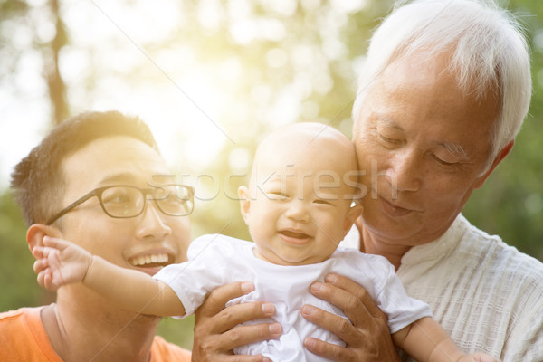 Asian generaties familie baby kleinkind vader Stockfoto © szefei