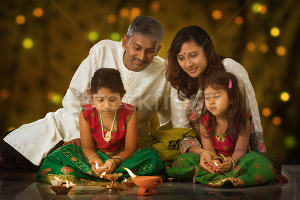 Familie diwali indian traditional iluminat Imagine de stoc © szefei