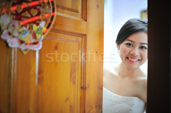 Hermosa novia puerta abierta novio mujer feliz Foto stock © szefei