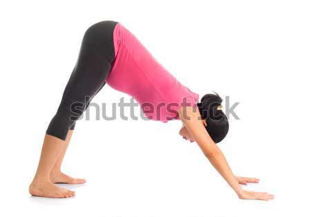 Asian zwangere yoga hond positie Stockfoto © szefei