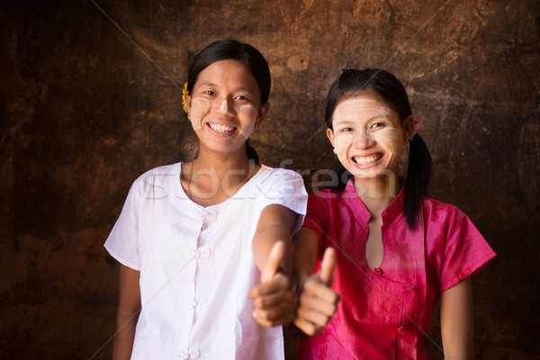 Stok fotoğraf: Iki · genç · Myanmar · kızlar · başparmak · yukarı