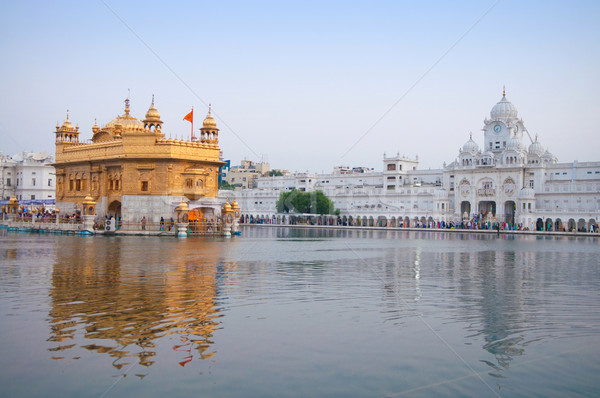 Golden Tempel Morgen Ansicht Himmel Wasser Stock foto © szefei