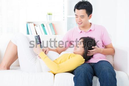 Ultrasunete scanda fotografie asiatic gravidă cuplu Imagine de stoc © szefei