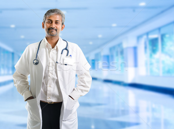 Indian arts volwassen mannelijke medische permanente Stockfoto © szefei