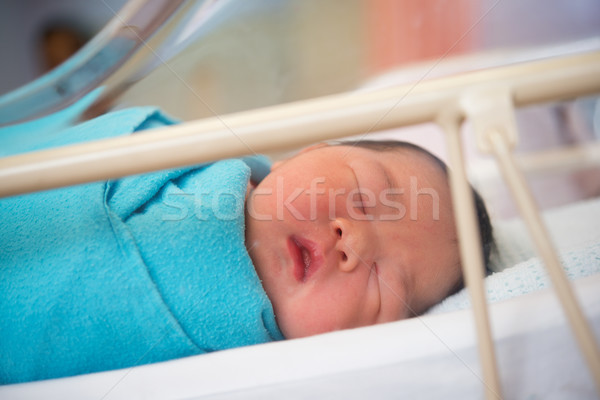 Asiatic nou-nascut zi naştere spital Imagine de stoc © szefei