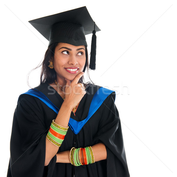 Indian afgestudeerde student denken gelukkig afstuderen Stockfoto © szefei