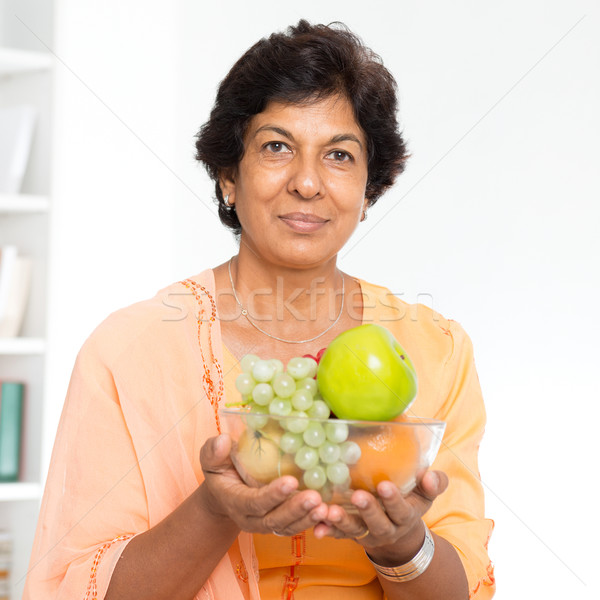 Stockfoto: Indian · rijpe · vrouw · oude · mensen · gezond · eten · portret