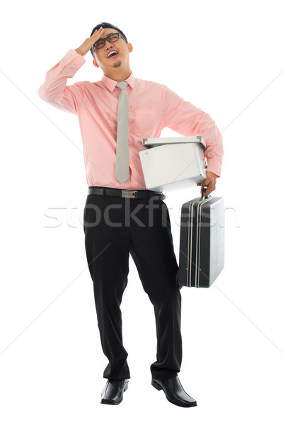 Arbeitslose asian Corporate Mitarbeiter halten Koffer Stock foto © szefei