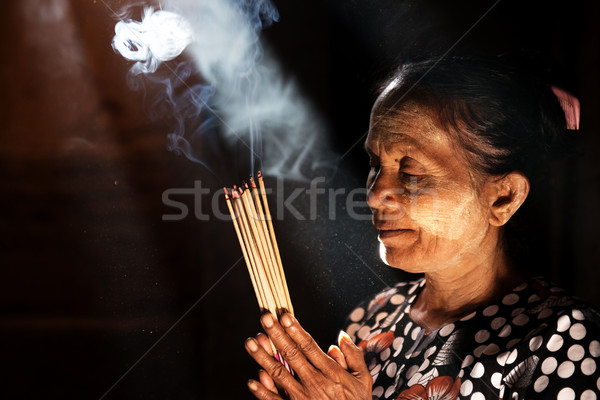 Foto stock: Rezando · incienso · edad · arrugado · tradicional · Asia