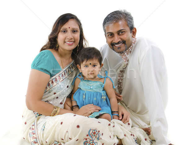 Foto stock: Indiano · família · tradicional · um · criança · sessão