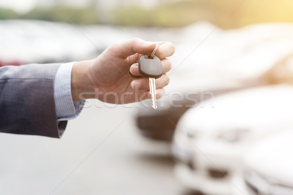商業照片: 手 · 車鑰匙 · 關閉 · 許多 · 汽車