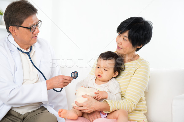 Stock foto: Kinderarzt · Patienten · Familie · Arzt