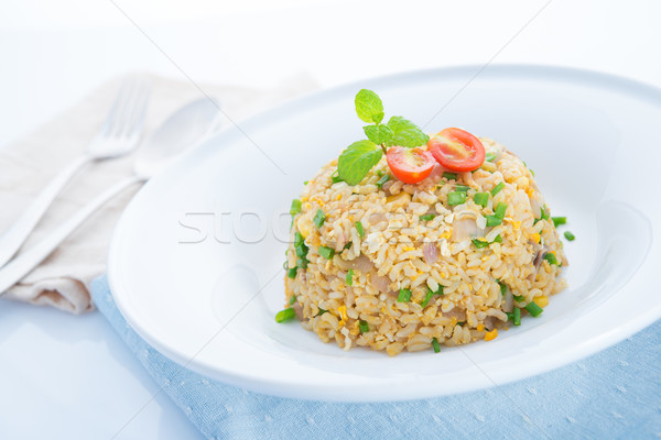 Chinês ovo frito arroz mesa de jantar colher Foto stock © szefei