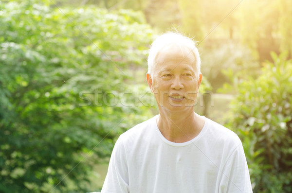 Asya yaşlı adam açık portre beyaz saçlı kıdemli Stok fotoğraf © szefei