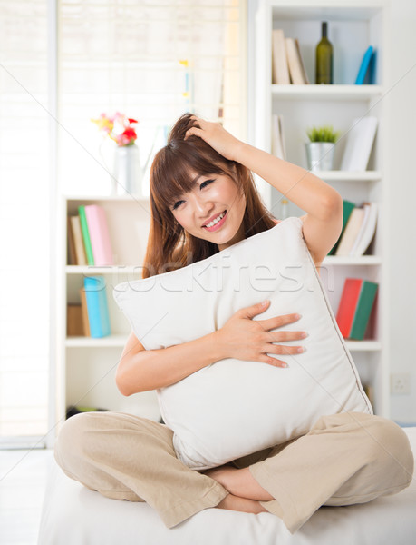 Asian omhoog vrouw rommelig haren home Stockfoto © szefei