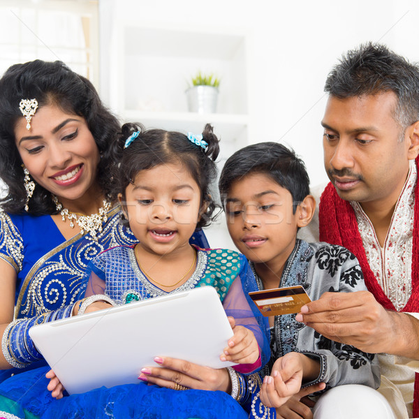 Foto stock: Indio · Asia · familia · compras · en · línea · digital