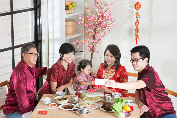 Reünie diner vieren gelukkig asian Stockfoto © szefei