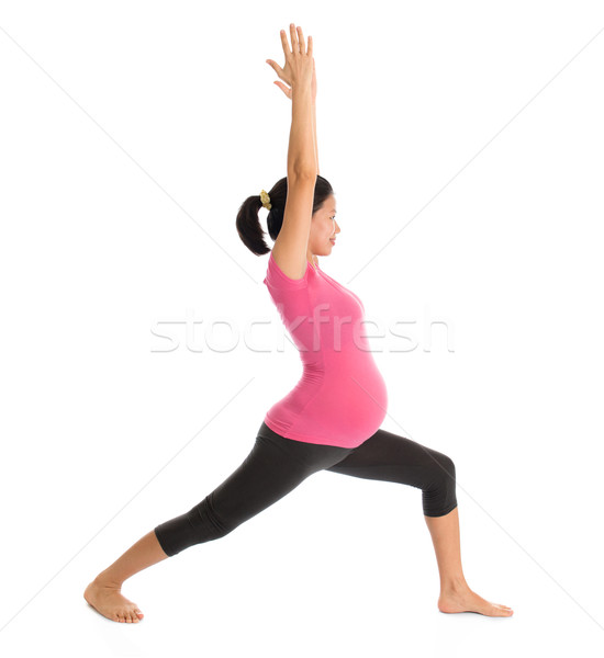 Asiatic femeie gravida meditativ prenatale yoga clasă Imagine de stoc © szefei