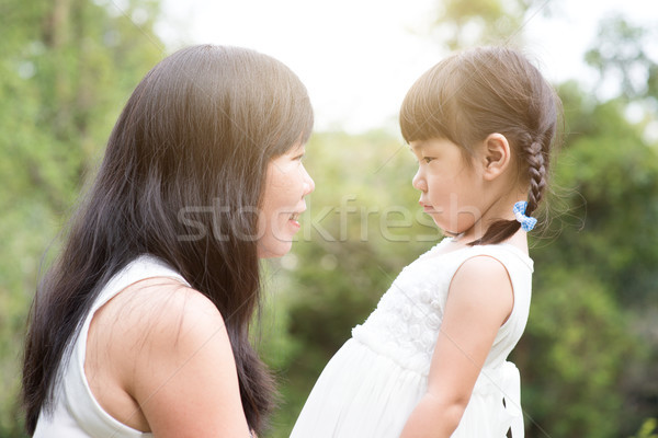 Stockfoto: Asian · moeder · dochter · buitenshuis · familie · portret