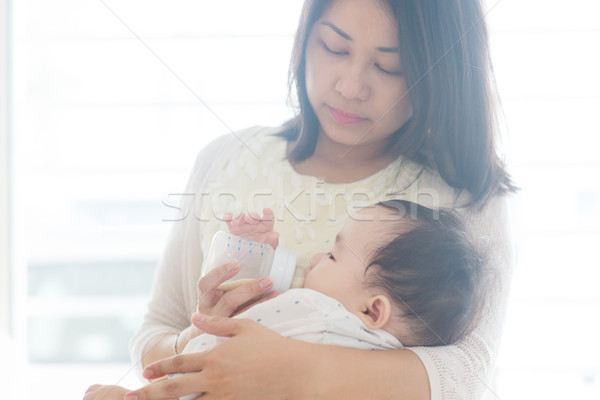 Stockfoto: Vader · fles · melk · zoon · moeder · formule