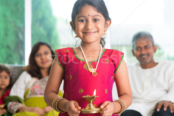 Diwali indian famiglia celebrare home bambina Foto d'archivio © szefei