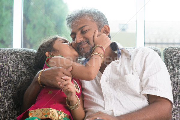 Jour de pères heureux heureux indian maison de famille asian sweet [[stock_photo]] © szefei