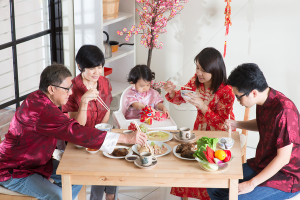 Reuniune anul nou chinezesc cină asiatic Imagine de stoc © szefei