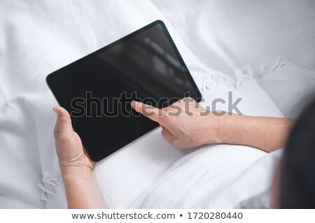 Stock foto: Ouchscreen-Tablet-Computer · - · Frau · im · Bett