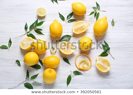 Foto stock: Lemon On The Table