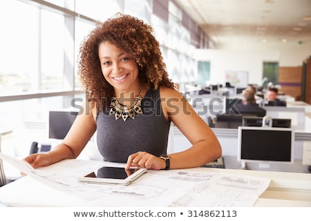 Stockfoto: African Business Woman Looking For Workers