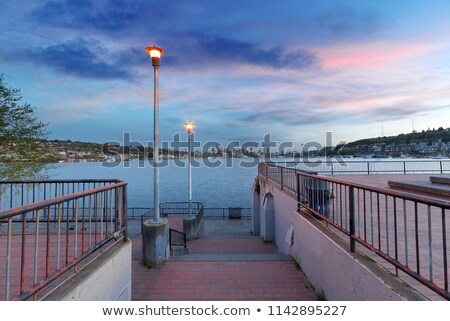 Stockfoto: Seattle City Skyline Along Lake Union