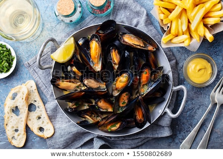 Stock foto: Mussels And French Fries