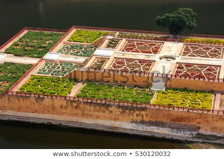 Stockfoto: Maota Lake And Gardens Of Amber Fort In Jaipur Rajasthan India