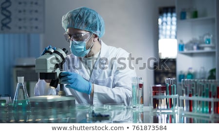 Foto stock: Scientist Working In Pathology Lab