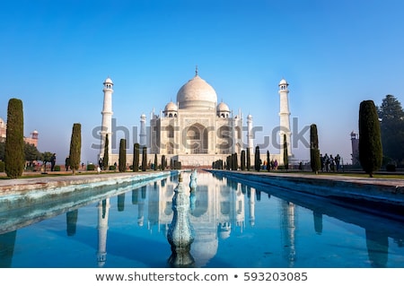 ストックフォト: Tourists At A Mausoleum Taj Mahal Agra Uttar Pradesh India