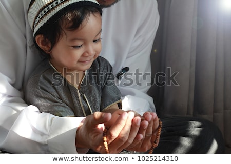 Zdjęcia stock: Happy Asian Muslim Family